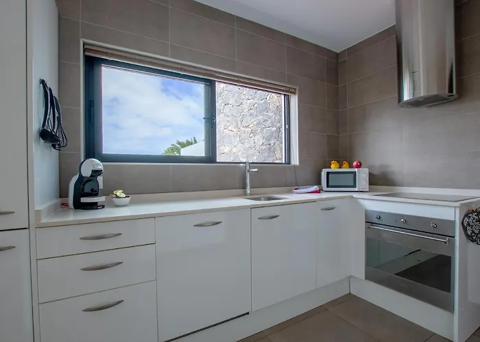 Wind Wave 28b - Heated & Shared Pool La Oliva