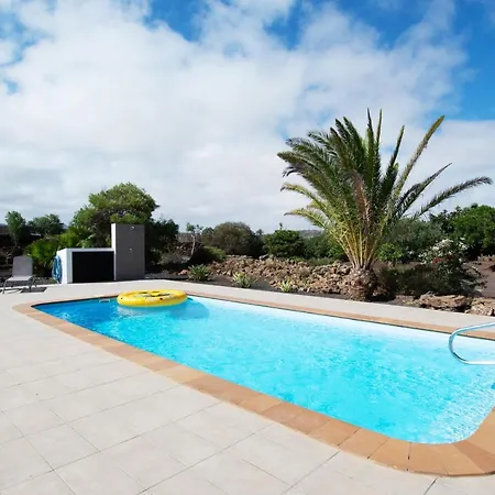 Tatil Evi Wind Wave 28b - Heated & Shared Pool