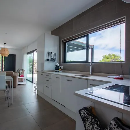 Wind Wave 28b - Heated & Shared Pool *